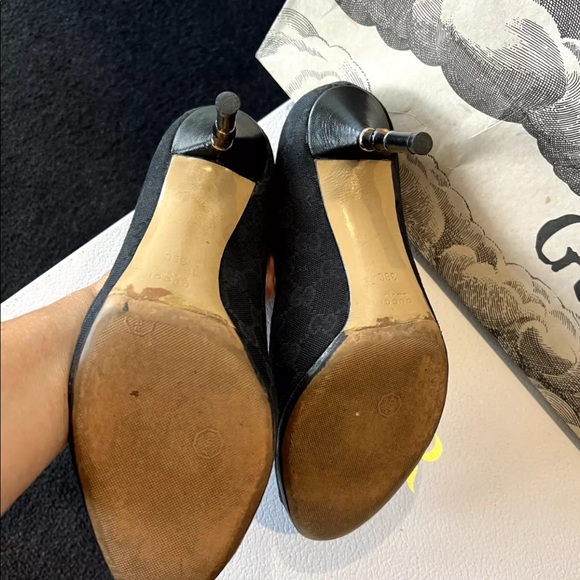 Authentic GUCCI Italy Bamboo Black LOGO Peep Toe Heels IT 39C/9 US - Picture 5 of 12